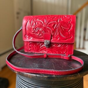 PATRICIA NASH LEATHER TOOLED “LAVA” RED CROSSBODY